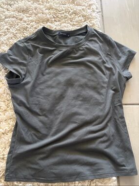 Women's Short Sleeve Crew Neck Tee in Slate Gray